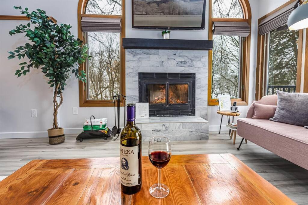 Peaceful 2-Bedroom Townhome Retreat W/Wooded View Galena Dış mekan fotoğraf